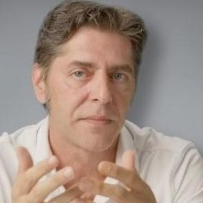 Eşini Dolunay Soysert ile aldattığı iddiası! Konda Başkanı'na 50 milyon TL tazminat talebi