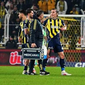 F.Bah&ccedil;e'de sakatlık depremi! 4 isim i&ccedil;in a&ccedil;ıklama geldi: Takımın yıldızı 3-4 hafta yok