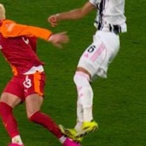 İkinci sarı karta itiraz etmişlerdi! VAR'da izleyen hakem direkt attı