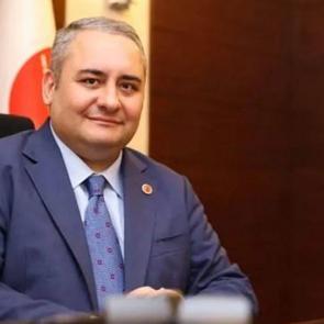 Mesut &Ouml;zarslan: &Uuml;st&uuml;mden 100 ton y&uuml;k kalktı! Allah Mansur Bey&rsquo;i CHP&rsquo;den kurtarsın!