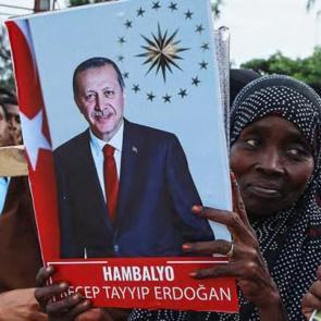 The Economist yazdı: M&uuml;sl&uuml;man coğrafyasında pop&uuml;laritesi şaşırtıcı: Erdoğan birleştirdi...