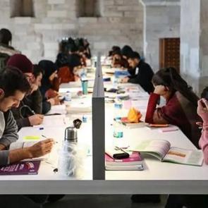 &Uuml;niversite &ouml;ğrencilerine af yolda: Kimleri kapsayacak?