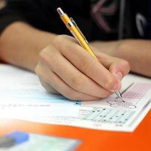 113 bini aşkın aday ter d&ouml;kt&uuml;... Y&uuml;ksek&ouml;ğretim Kurumları Yabancı Dil Sınavı yapıldı
