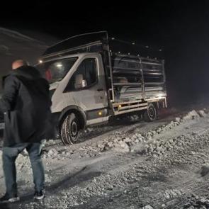 145 yol ulaşıma kapandı! Yolda mahsur kaldılar