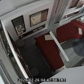 2 dakikada 18 milyon TL'lik vurgun! Gece yarısı ortalığı birbirine kattılar