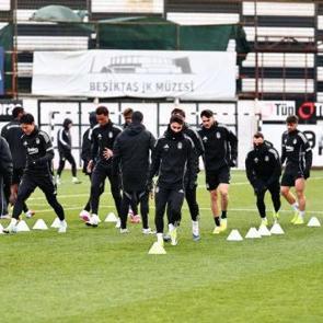 Beşiktaş Galatasaray'a karşı 2 yıldızından faydalanamayacak!