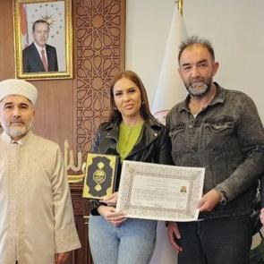  Rus kadın M&uuml;sl&uuml;man oldu