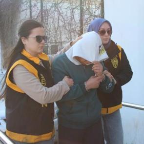 Adana'da dehşet: Kocasını ekmek bı&ccedil;ağıyla bı&ccedil;akladı! İşte ilk ifade...