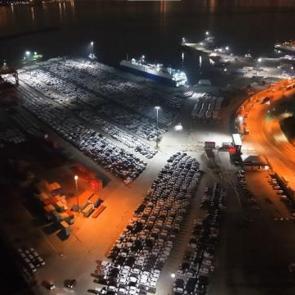 Y&uuml;zlerce sıfır ara&ccedil; limana b&ouml;yle yığıldı: İkinci el piyasasında hesaplar değişecek