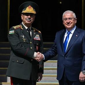 Bakan G&uuml;ler, Azerbaycanlı mevkidaşı ile g&ouml;r&uuml;şt&uuml;
