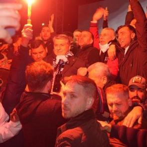 Beşiktaş 123 yaşında! Serdal Adalı taraftarlarla iftar yaptı: Camiaya seslendi