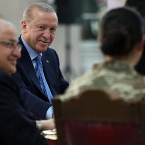 Cumhurbaşkanı Erdoğan, Mehmet&ccedil;ik ile beraber iftar yaptı