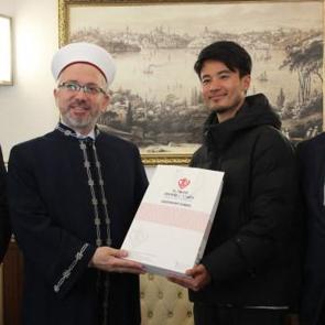 D&uuml;nya turuna &ccedil;ıkan Japon, bisikleti arızalanınca Gaziantep'te m&uuml;sl&uuml;man oldu