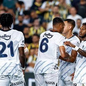 Fenerbah&ccedil;e'den ayrılan isme &ccedil;ok ağır eleştiri! 'G&ouml;rd&uuml;ğ&uuml;m en k&ouml;t&uuml; futbolcu'