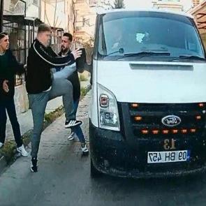 Kamyonetinin camını yumruklayan saldırgana 240 bin lira ceza