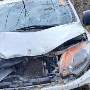 K&ouml;peğe &ccedil;arpmamak i&ccedil;in manevra yaptı, yol kenarındaki yayayı &ouml;ld&uuml;rd&uuml;!