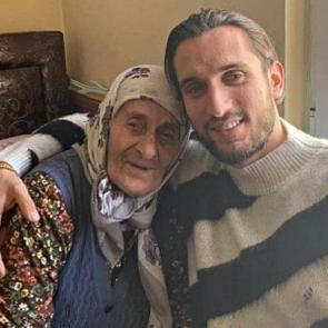 Trabzonspor'un eski futbolcusu Yusuf Yazıcı'nın acı g&uuml;n&uuml; 