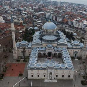 Tarihi Yarımada&rsquo;nın kalbinde klasik Osmanlı mimarisi: Beyazıt Camii