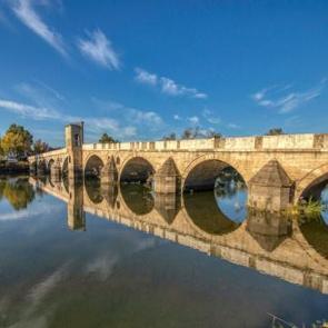 Taş k&ouml;pr&uuml;lerle ta&ccedil;lanan payitaht: Edirne