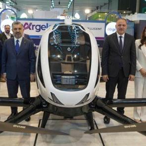 T&uuml;rk Telekom'dan k&uuml;resel hamle! Hava ulaşımında yeni d&ouml;nem