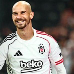 Vaclav Cerny'nin Galatasaray derbisi i&ccedil;in yaptığı paylaşım b&uuml;y&uuml;k ilgi g&ouml;rd&uuml;!