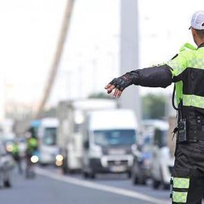 Valilik duyurdu: İstanbul'da bazı yollar yarın trafiğe kapatılacak!