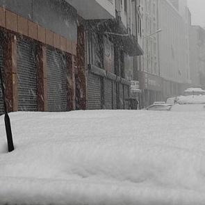 Van'da kar nedeniyle 216 yerleşim yerinin yolu ulaşıma kapandı