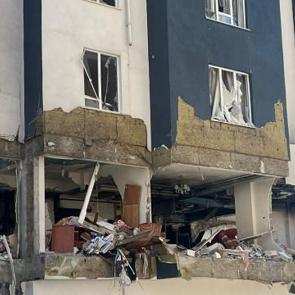 16 yaralı: Niğde&rsquo;deki doğal gaz patlamasındaki yıkım g&uuml;n ağarınca ortaya &ccedil;ıktı