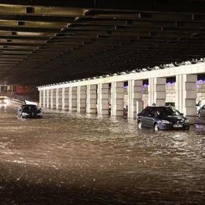 CHP'li belediyelerin bitmeyen sorunları! &Ccedil;&ouml;z&uuml;m gelmeyince vatandaş kolları sıvadı