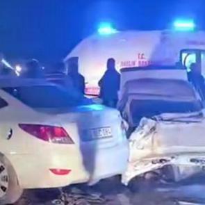 Şanlıurfa'da gece kabusu! 2 ayrı kaza meydana geldi: 2 &ouml;l&uuml;, 13 yaralı