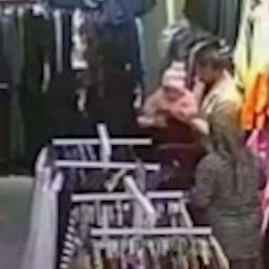 Bebeği heimlich manevrasıyla kurtardı