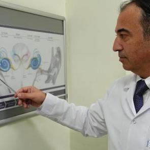 Belirtiyi fark etmeyenler yandı: Kalıcı işitme kaybına gidiyor!