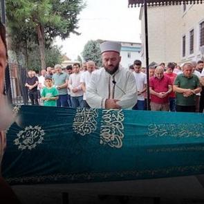 Eşini 38, baldızını 22 yerinden bı&ccedil;aklayarak &ouml;ld&uuml;rm&uuml;şt&uuml;: Mahkemeden indirim &ccedil;ıktı