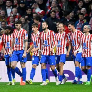 G.Saray'ın eski hocasına b&uuml;y&uuml;k şok! 3 gol yiyince 17'de kaleciyi değiştirdi: 5-2 kaybetti