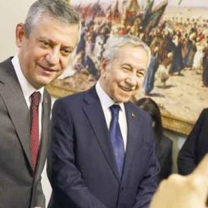 G&uuml;rsel Tekin'den B&uuml;lent Arın&ccedil; iddiaları! CHP sevdasını ifşa etti