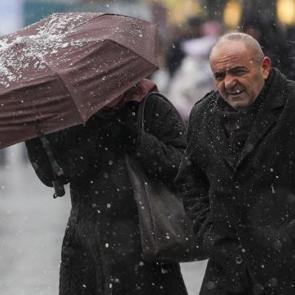 Kar, sağanak, r&uuml;zgar... Meteoroloji uyardı: Hafta sonu harita değişiyor! 