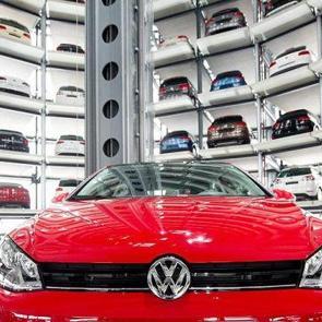 Alman devi &Ccedil;in rekabetiyle sarsıldı Faaliyet karı yarı yarıya eridi