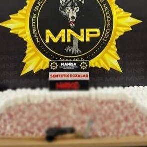 Manisa'da dev narkotik operasyonu: 10 binin &uuml;zerinde zehirli hap ele ge&ccedil;irildi