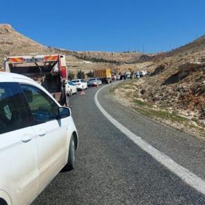 Mardin&rsquo;de zırhlı polis aracı devrildi: Yaralılar var!