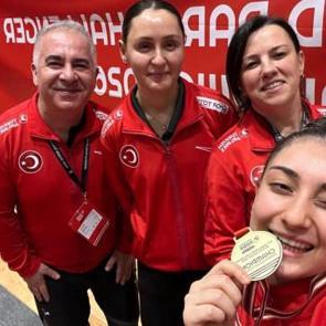 Milli sporcudan Polonya'da altın madalya