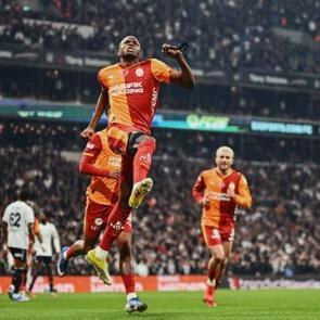 Osimhen dev ma&ccedil; &ouml;ncesi b&uuml;y&uuml;k bir s&uuml;rpriz yaşayabilir