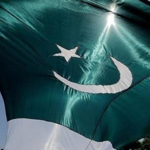 Pakistan&rsquo;da yakıt krizi! Okullar tatil edildi