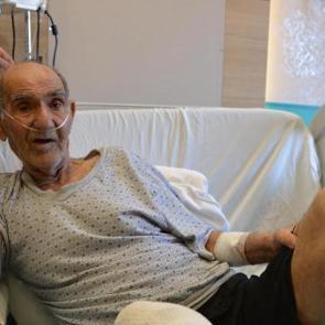 Can yakan y&ouml;ntemi herkes deniyor! Tıkalı lavaboyu a&ccedil;mak isterken hastanelik oldu