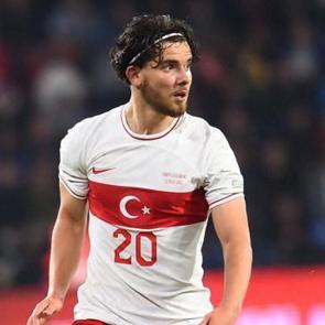 Premier Lig'de oynayan 3 T&uuml;rk yıldızın piyasa değeri g&uuml;ncellendi! 