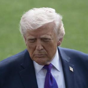 Savaşta bir ilk! Trump'ı delirtecek g&ouml;r&uuml;nt&uuml; ortaya &ccedil;ıktı: ABD &uuml;ss&uuml; savunmasız kaldı! 