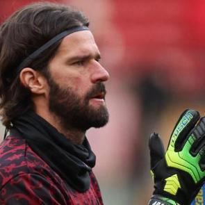 Liverpool'un G. Saray ma&ccedil;ı kamp kadrosu belli oldu! Alisson Becker ve 4 eksik...