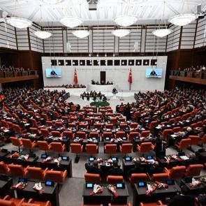 &Ouml;zg&uuml;r &Ouml;zel dahil 4 vekile ait dokunulmazlık dosyası Meclis&rsquo;te