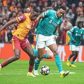 Anfield'ta &ccedil;eyrek final ma&ccedil;ı! Aslan nasıl tur atlar? Liverpool-G.Saray: Muhtemel 11'ler