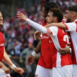 Avrupa'da bir geri d&ouml;n&uuml;ş daha! 2-0'dan d&ouml;n&uuml;p &ccedil;eyrek finalist oldular