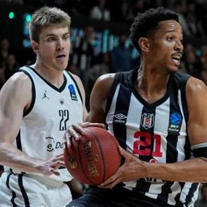 Avrupa'da T&uuml;rk derbisi! Beşiktaş bir sayı farkla yarı finale y&uuml;kseldi